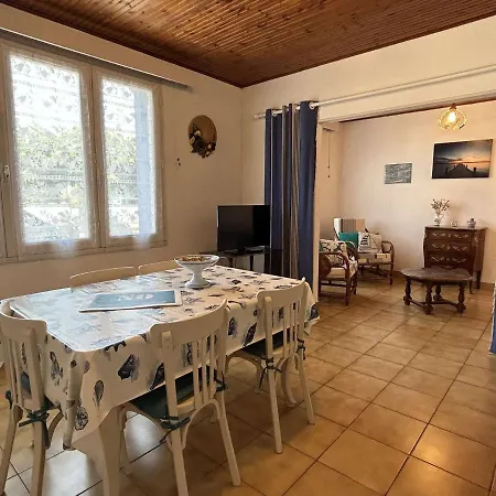 Holiday home Maison De Plain-pied Avec Cour Privee, Proche De Luzeronde - Fr-1-224b-198 *