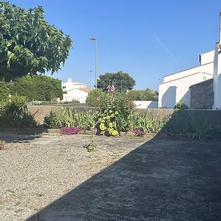 Holiday home Maison De Plain-pied Avec Cour Privee, Proche De Luzeronde - Fr-1-224b-198