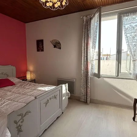 Maison De Plain-pied Avec Cour Privee, Proche De Luzeronde - Fr-1-224b-198 *